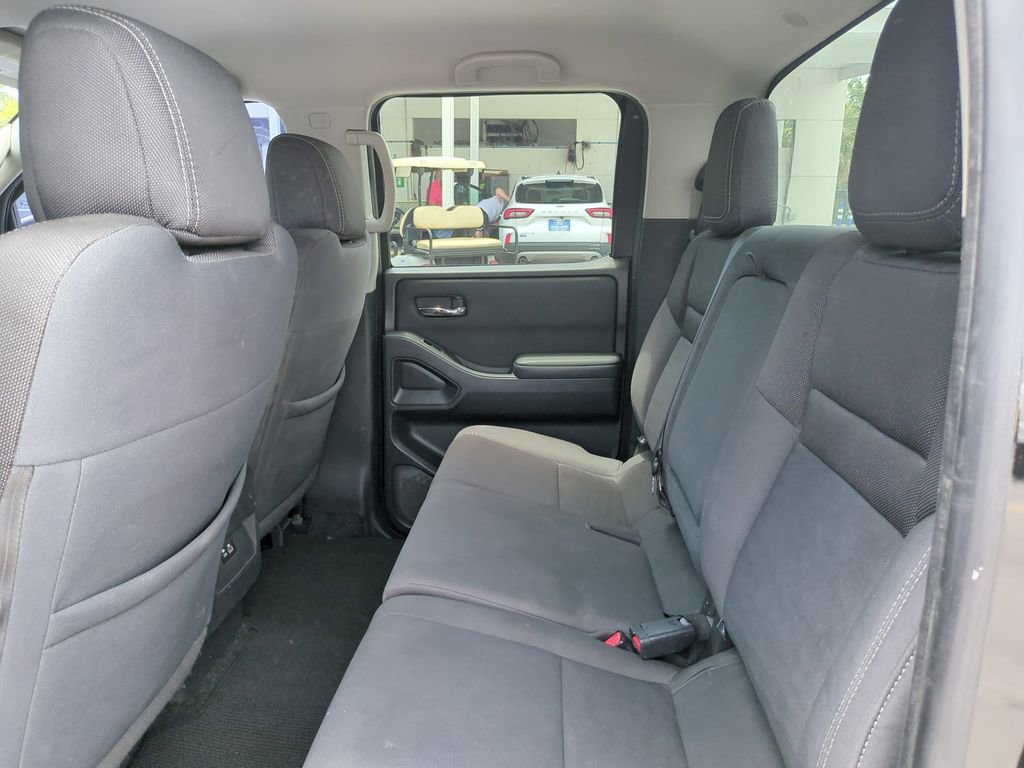 Used 2022 Nissan Frontier SV w/ Technology Package RWD image 17