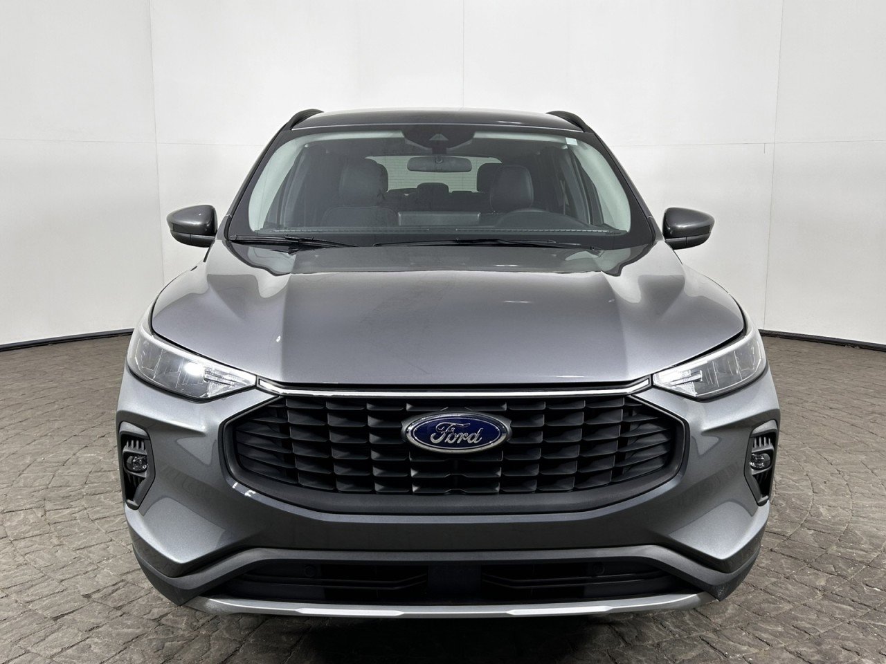 Certified 2025 Ford Escape SE FWD image 2