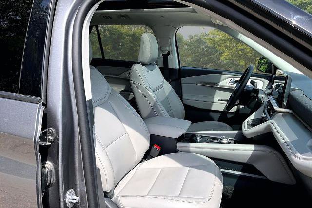 Certified 2025 Ford Explorer Active w/ Active Comfort Package AWD/4WD image 7