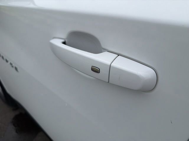 Used 2023 Chevrolet Traverse LT image 23