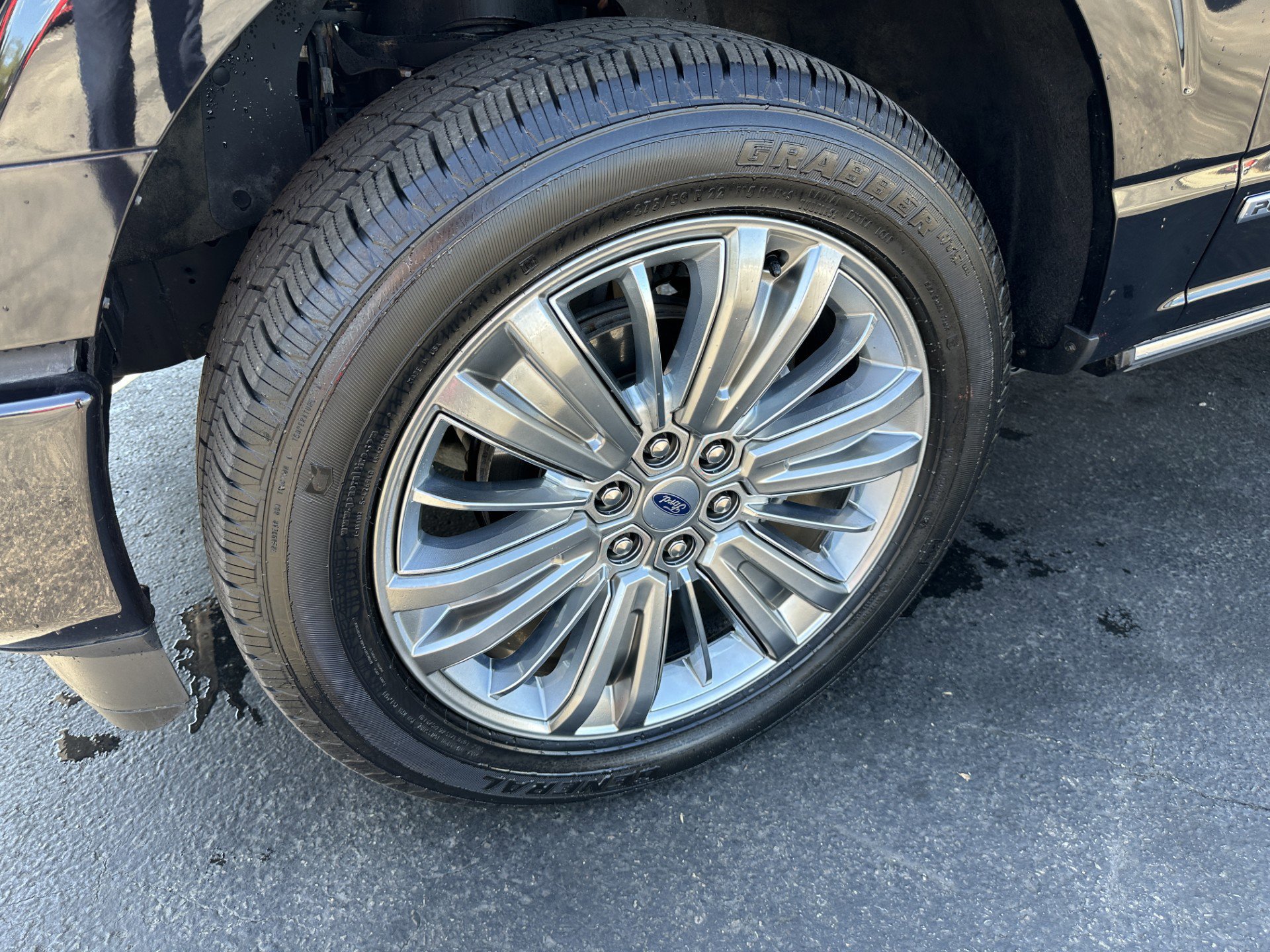 Certified 2024 Ford F150 Platinum w/ Equipment Group 703A Plus image 8