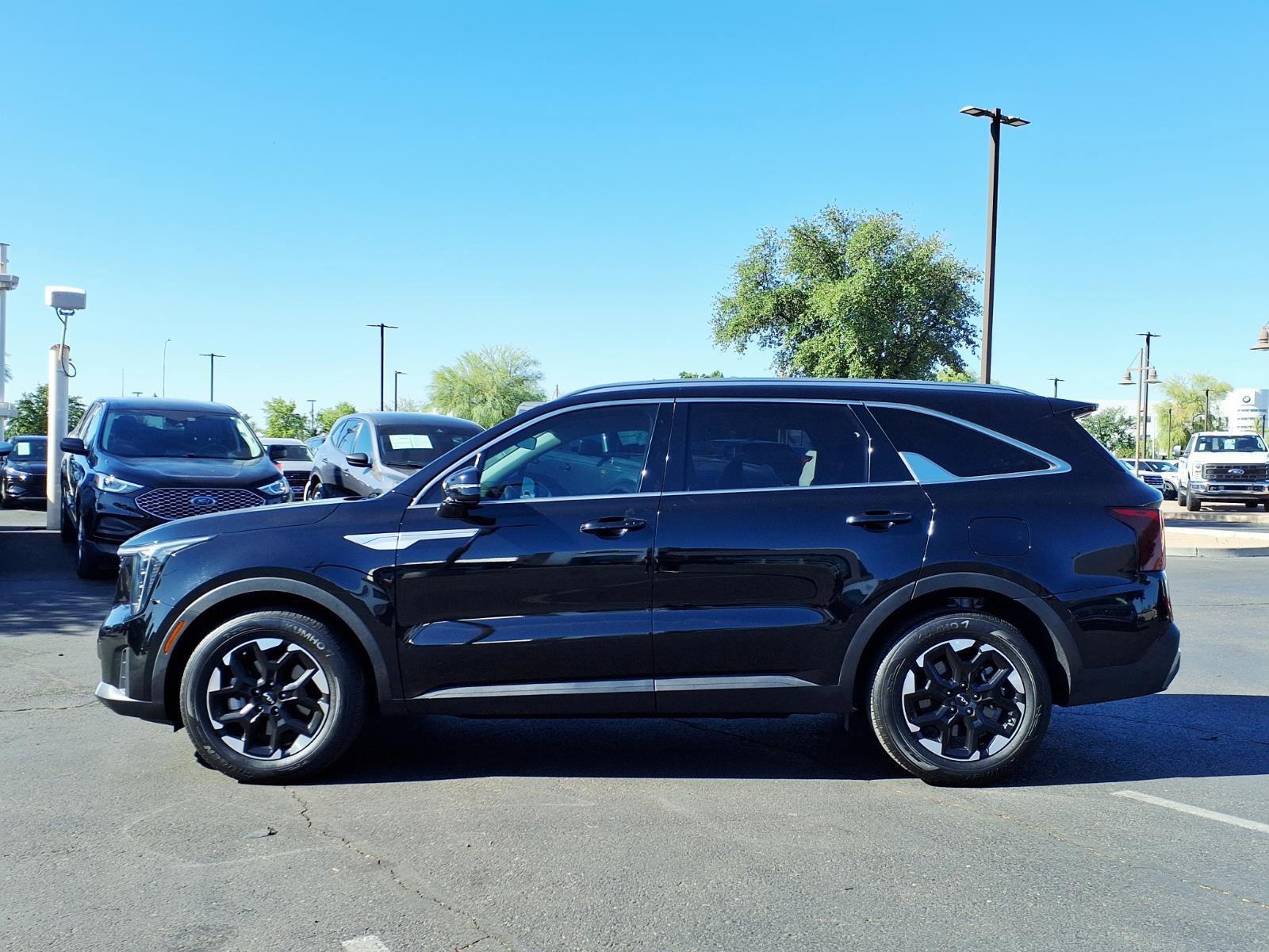 Used 2024 Kia Sorento S image 6