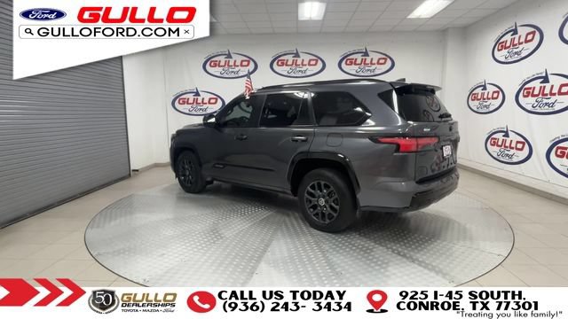 Used 2024 Toyota Sequoia Platinum AWD/4WD image 6