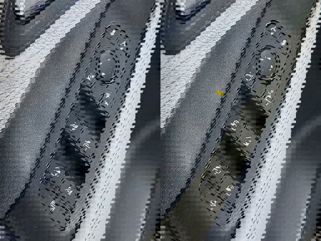 Used 2023 Nissan Rogue SV image 28