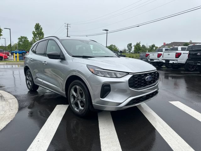 Certified 2023 Ford Escape ST-Line w/ Tech Pack #1 AWD/4WD image 7