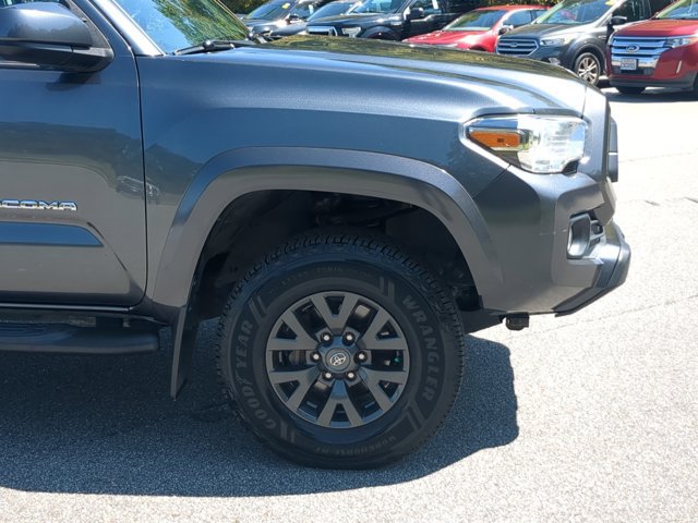 Used 2022 Toyota Tacoma SR5 AWD/4WD image 11