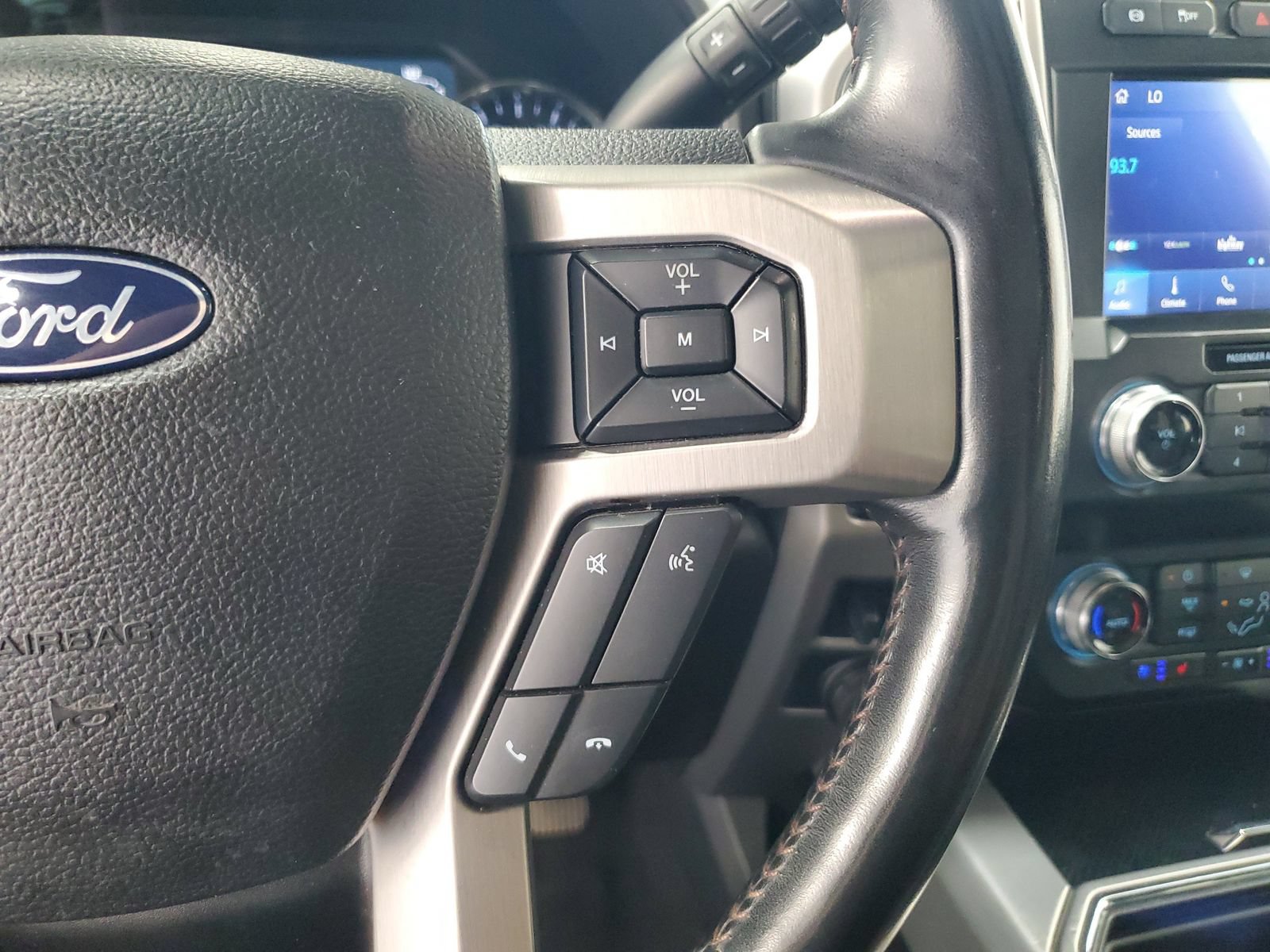 Certified 2020 Ford F350 Platinum w/ FX4 Off-Road Package AWD/4WD image 21