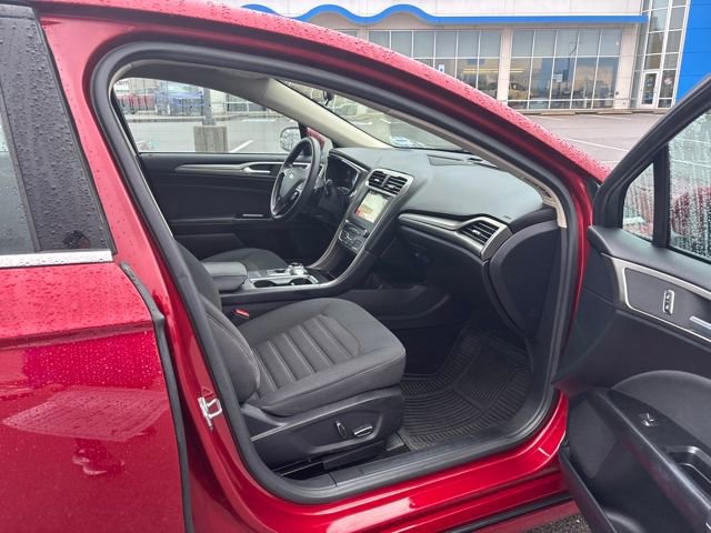 Certified 2017 Ford Fusion SE w/ Fusion SE Technology Package image 8