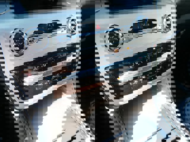 Certified 2022 Ford Explorer XLT w/ Equipment Group 202A image 28