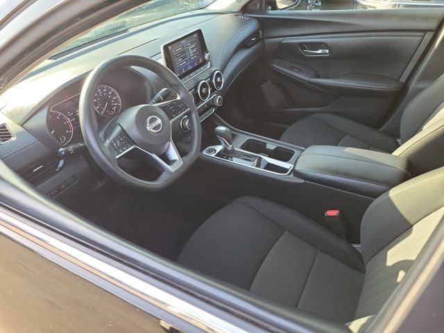 Used 2024 Nissan Sentra SV FWD image 3