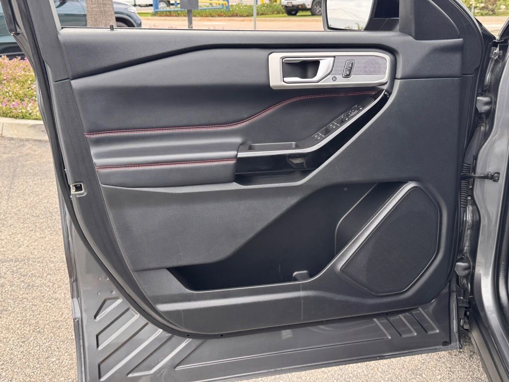 Certified 2023 Ford Explorer ST-Line w/ Class IV Trailer Tow Package image 16