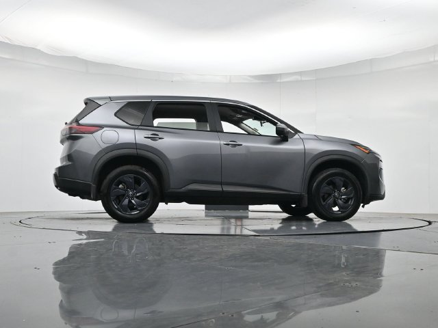 Used 2026 Nissan Rogue SV w/ Cold Weather Package FWD image 32