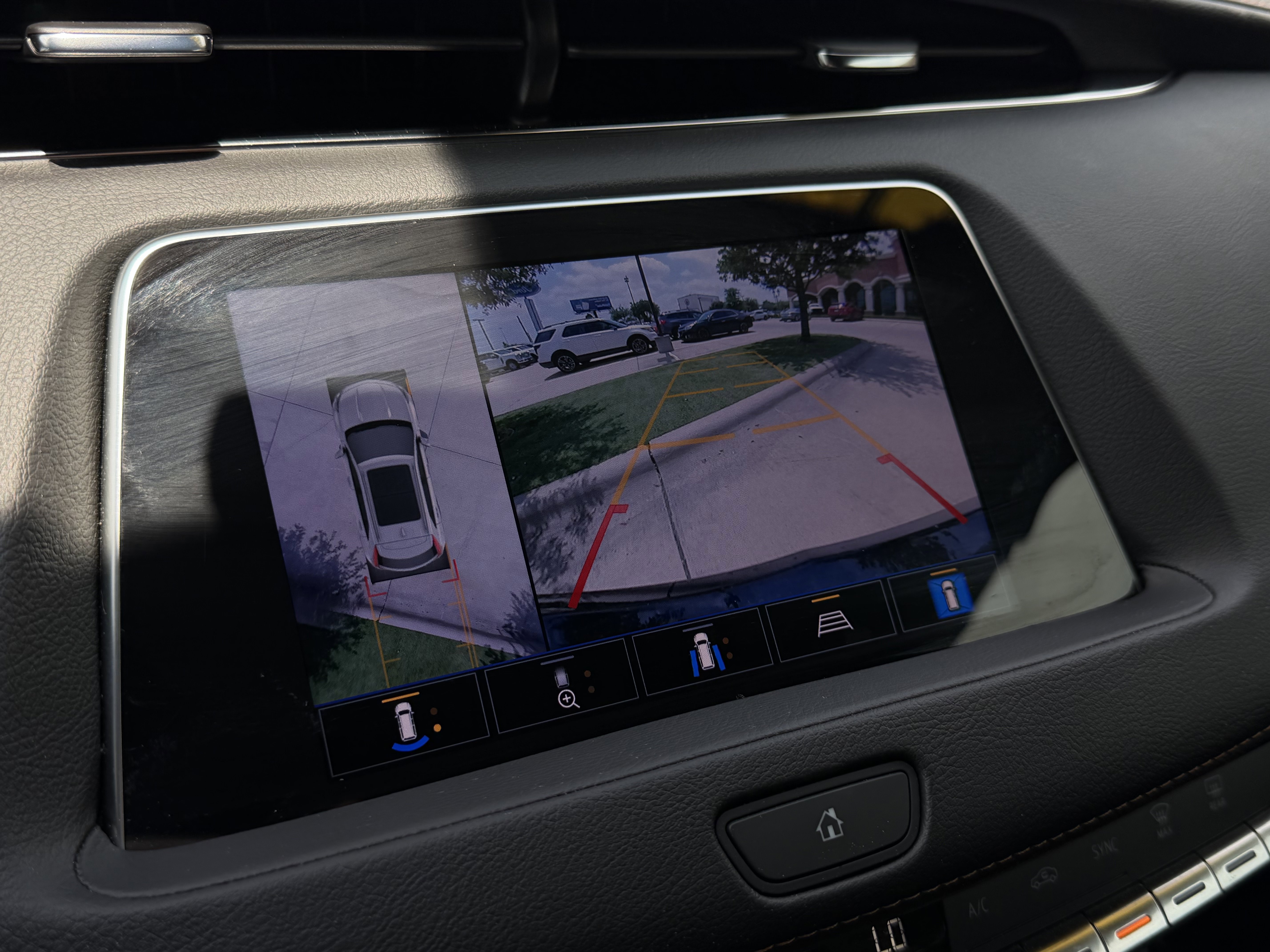 Used 2022 Cadillac XT4 Sport w/ Enhanced Visibility Package FWD image 20