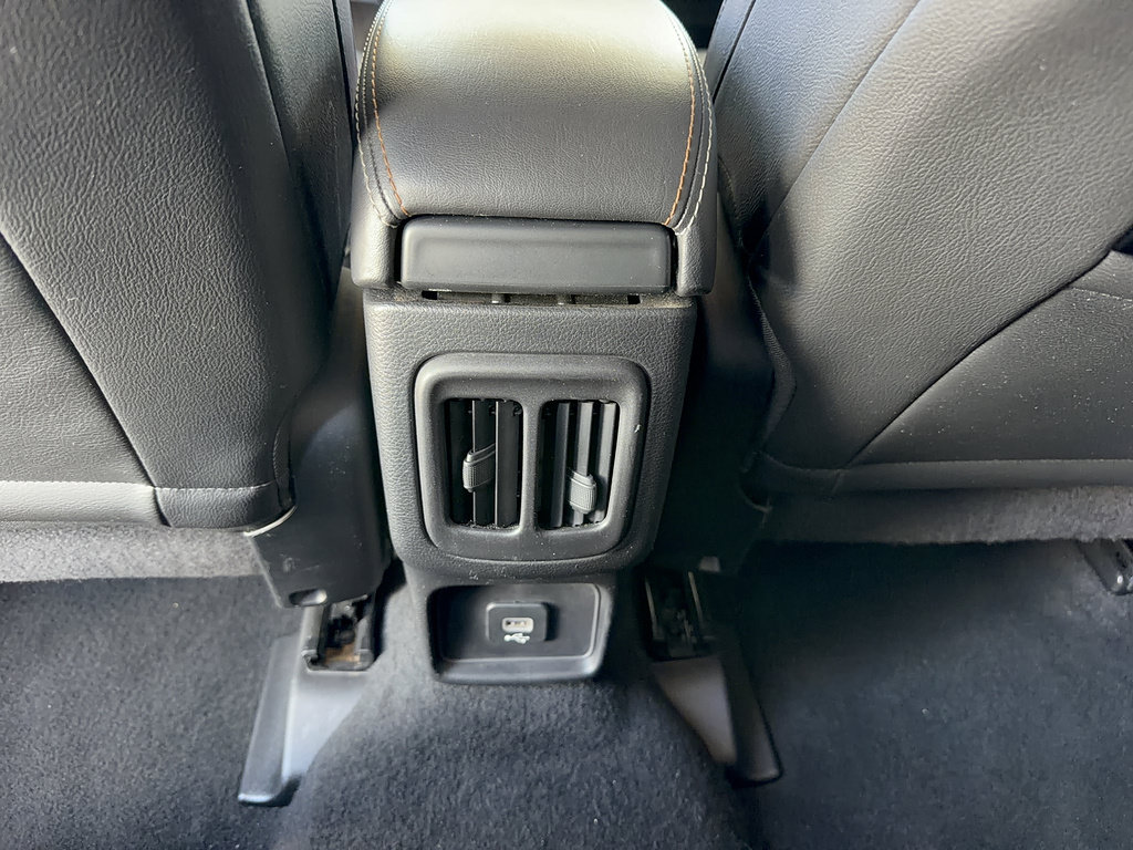 Used 2018 Jeep Compass Latitude FWD image 31