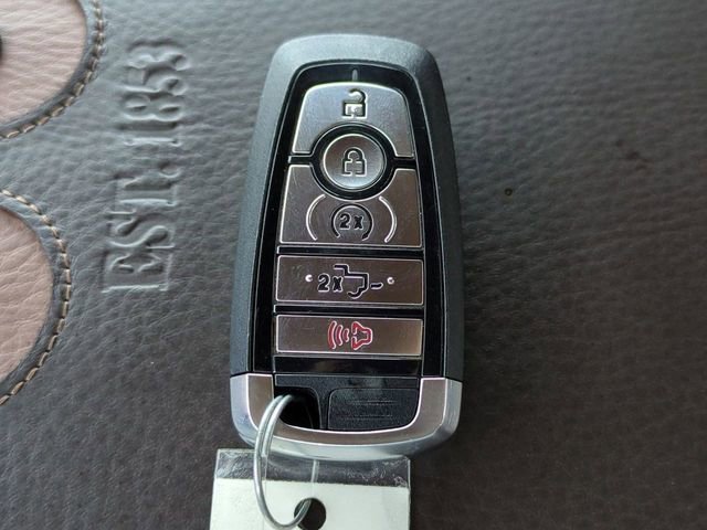 Certified 2025 Ford F250 King Ranch AWD/4WD image 29