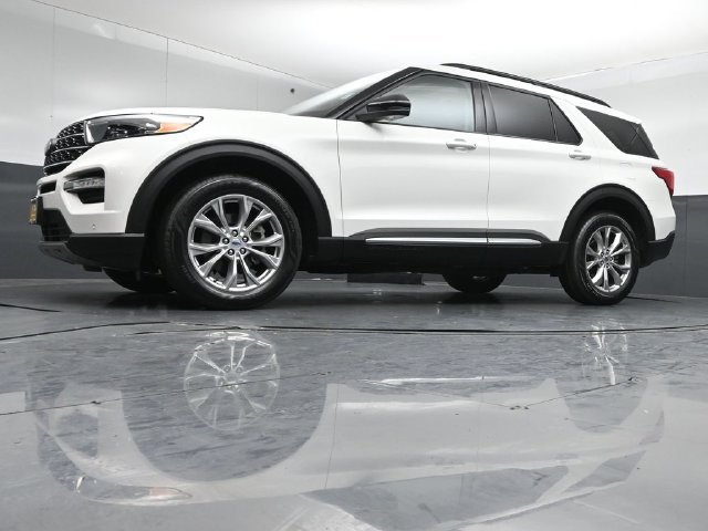 Certified 2024 Ford Explorer XLT w/ Equipment Group 202A AWD/4WD image 40