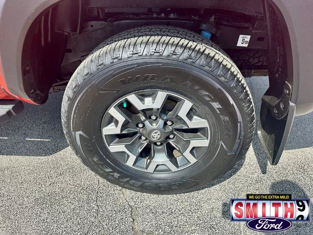 Used 2018 Toyota Tacoma TRD Off-Road AWD/4WD image 11