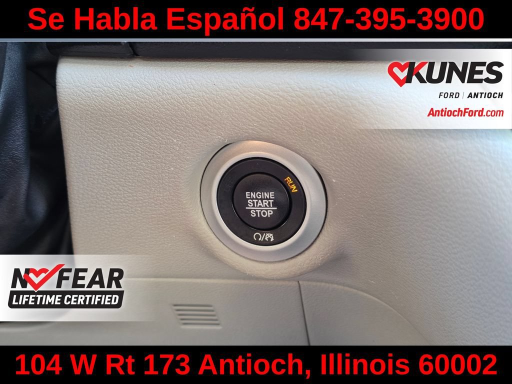 Used 2023 Chrysler Pacifica Touring-L FWD image 44