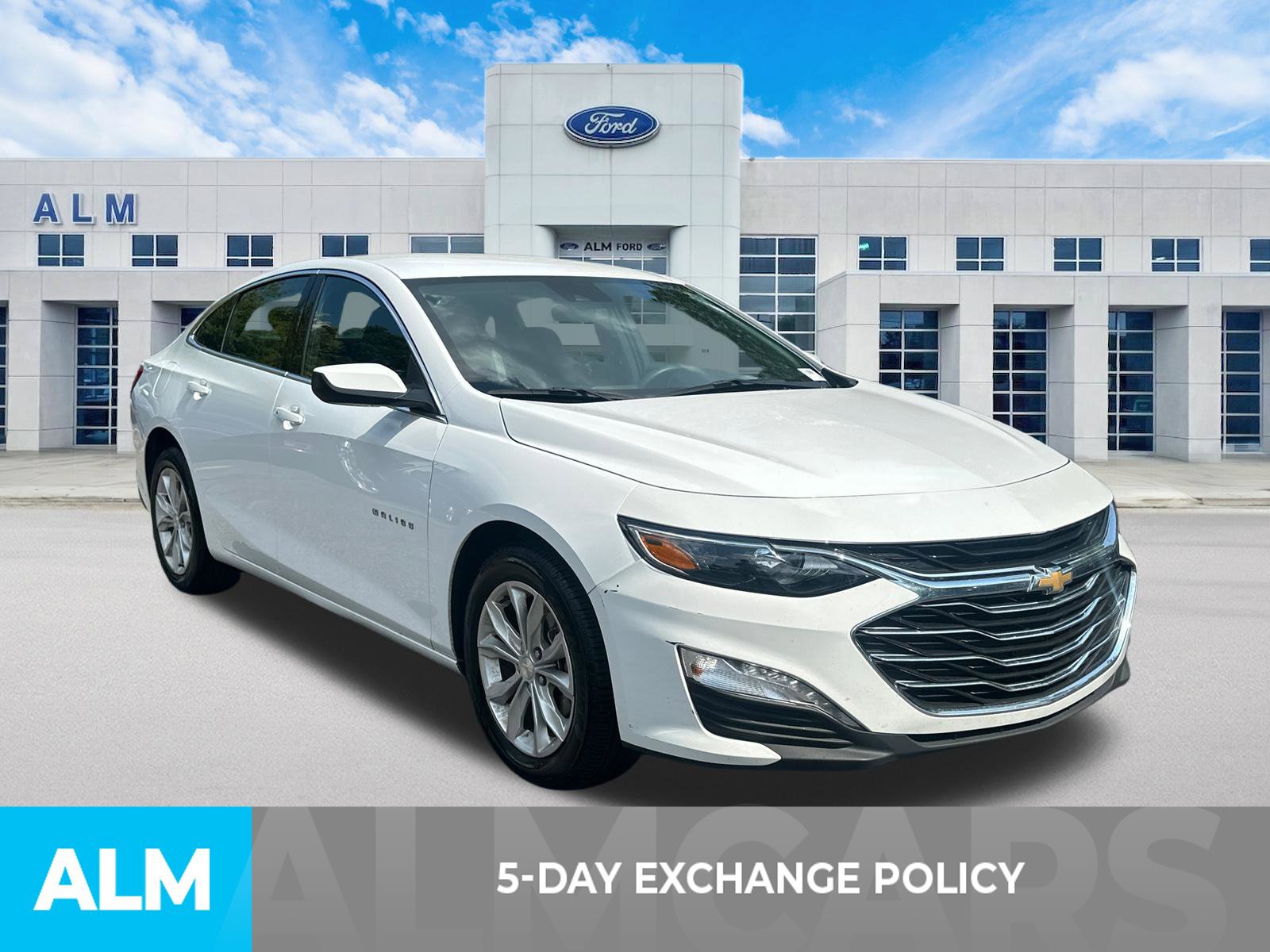 Used 2025 Chevrolet Malibu LT FWD image 3