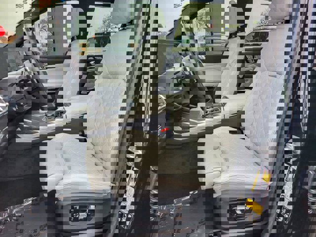 Used 2023 BMW X7 xDrive40i w/ Executive Package image 13