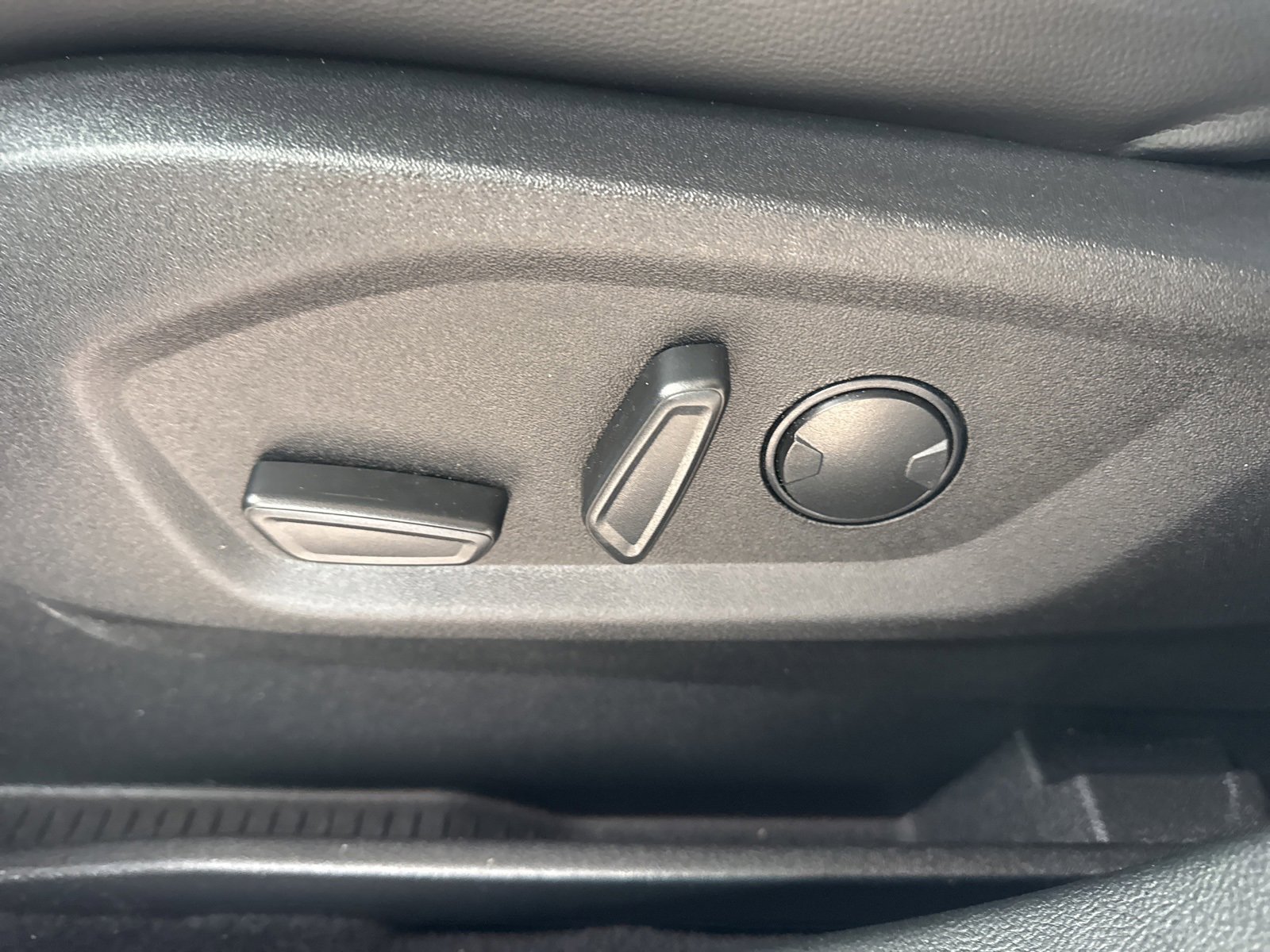 Certified 2024 Ford Edge SEL w/ Convenience Package image 24