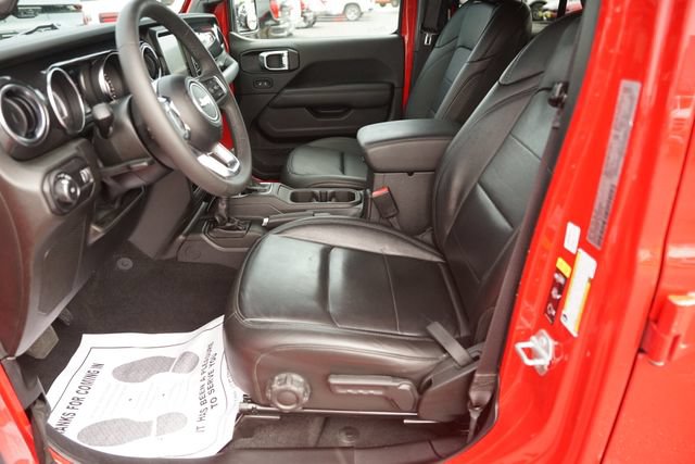 Used 2023 Jeep Wrangler Unlimited Sahara AWD/4WD image 9