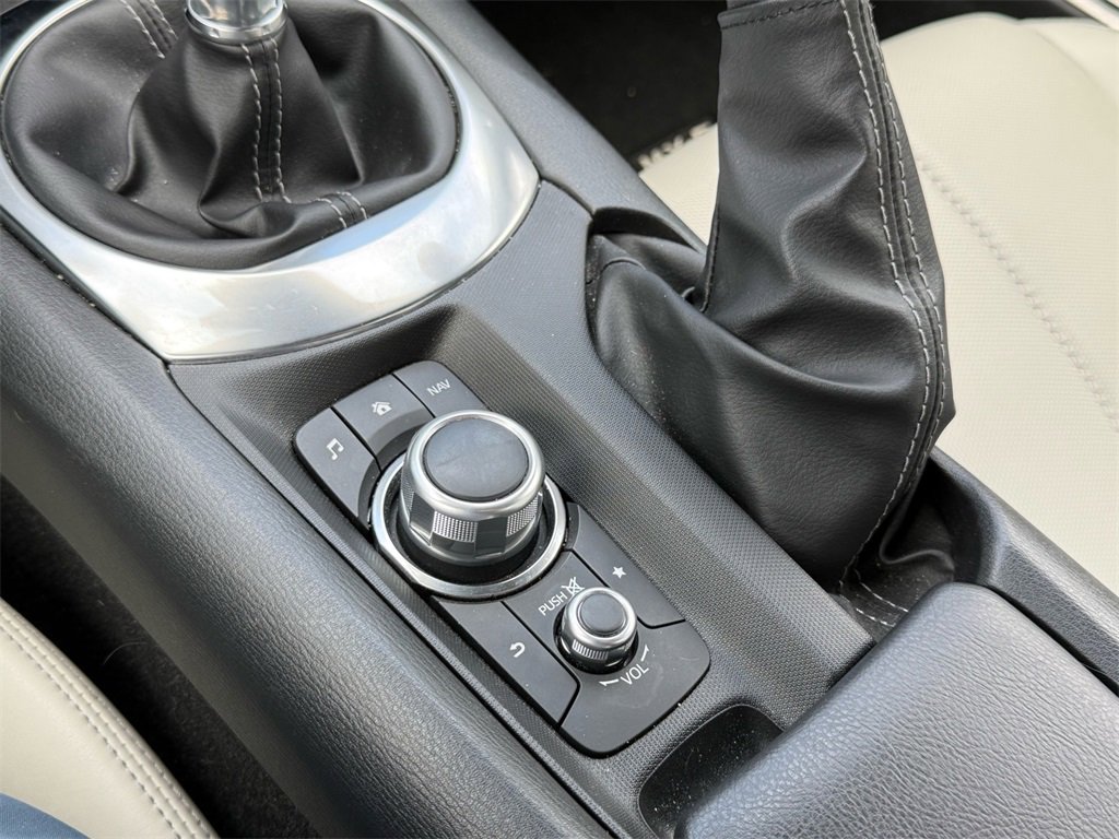 Used 2021 MAZDA MX-5 Miata RF Grand Touring image 18