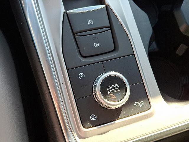 Certified 2021 Ford Explorer XLT w/ Equipment Group 202A image 27