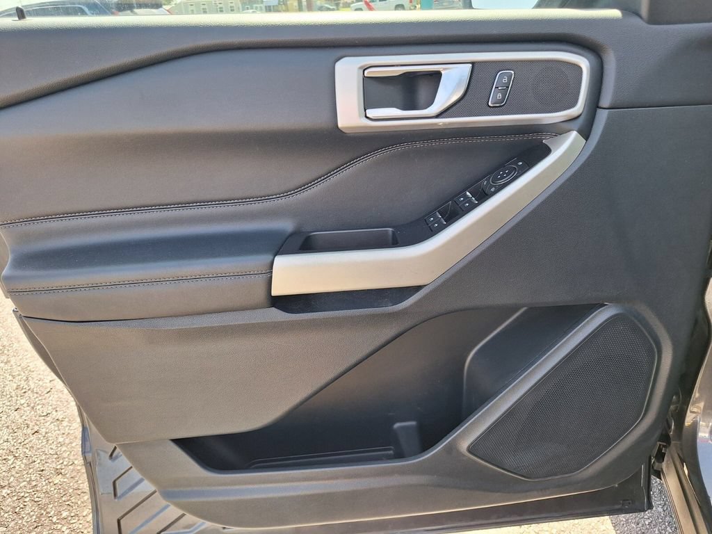 Certified 2020 Ford Explorer XLT w/ Equipment Group 202A RWD image 35
