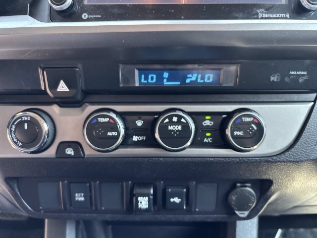 Used 2022 Toyota Tacoma SR5 AWD/4WD image 18