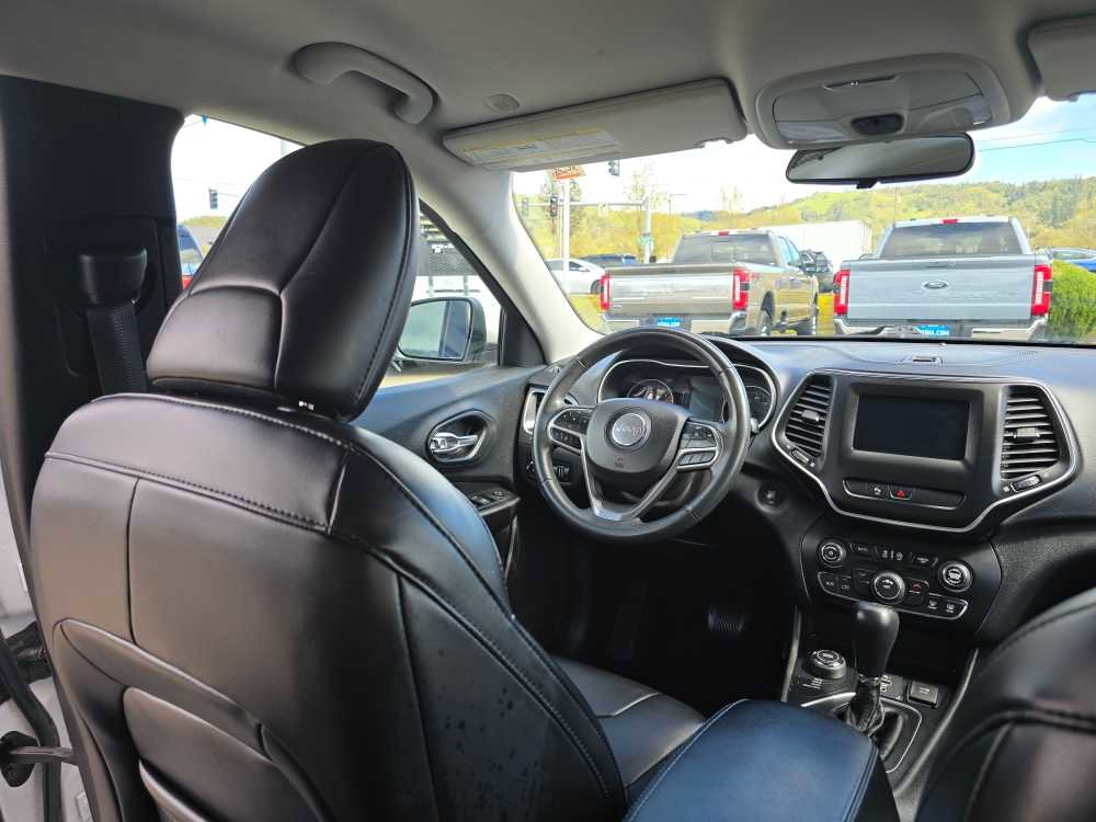 Used 2020 Jeep Cherokee Latitude Plus AWD/4WD image 10
