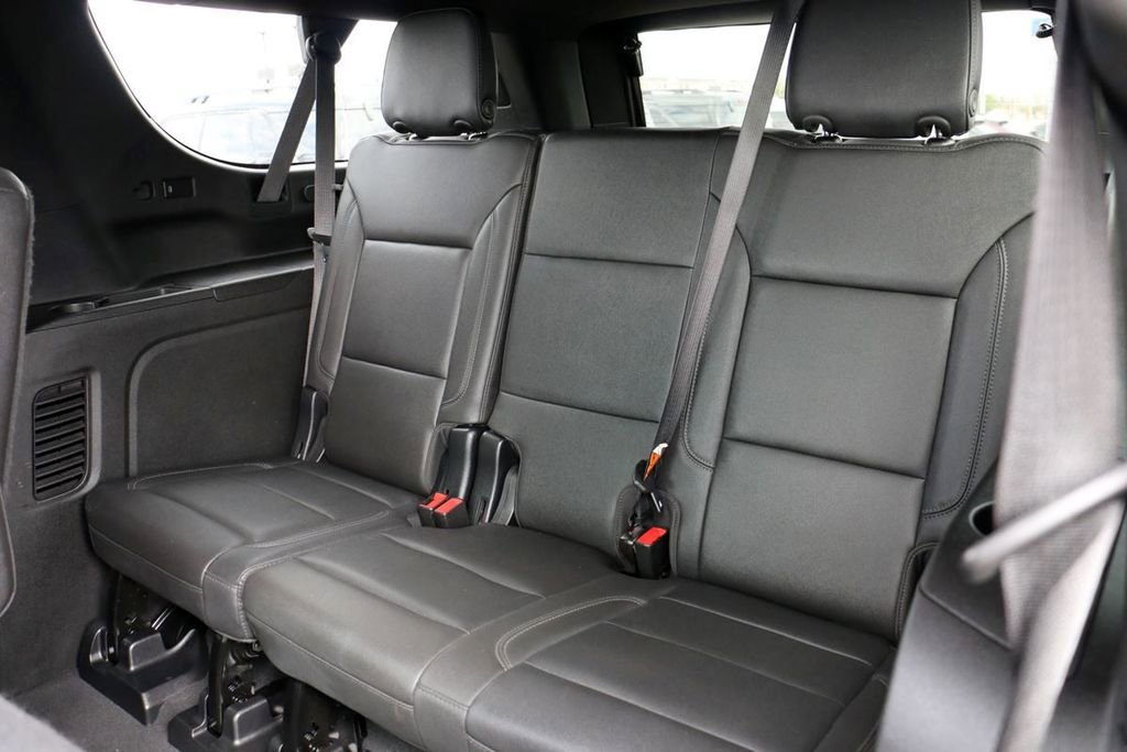 Used 2022 Chevrolet Suburban Z71 w/ Luxury Package image 26