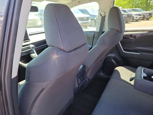 Used 2025 Toyota RAV4 LE AWD/4WD image 17