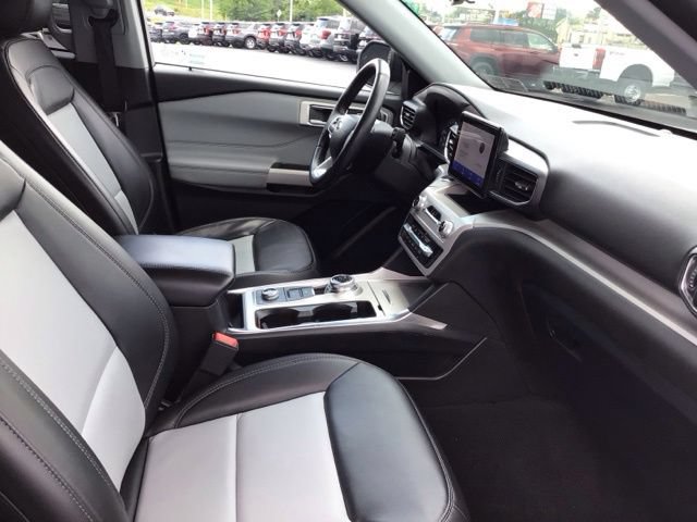 Certified 2023 Ford Explorer XLT w/ Equipment Group 202A AWD/4WD image 11