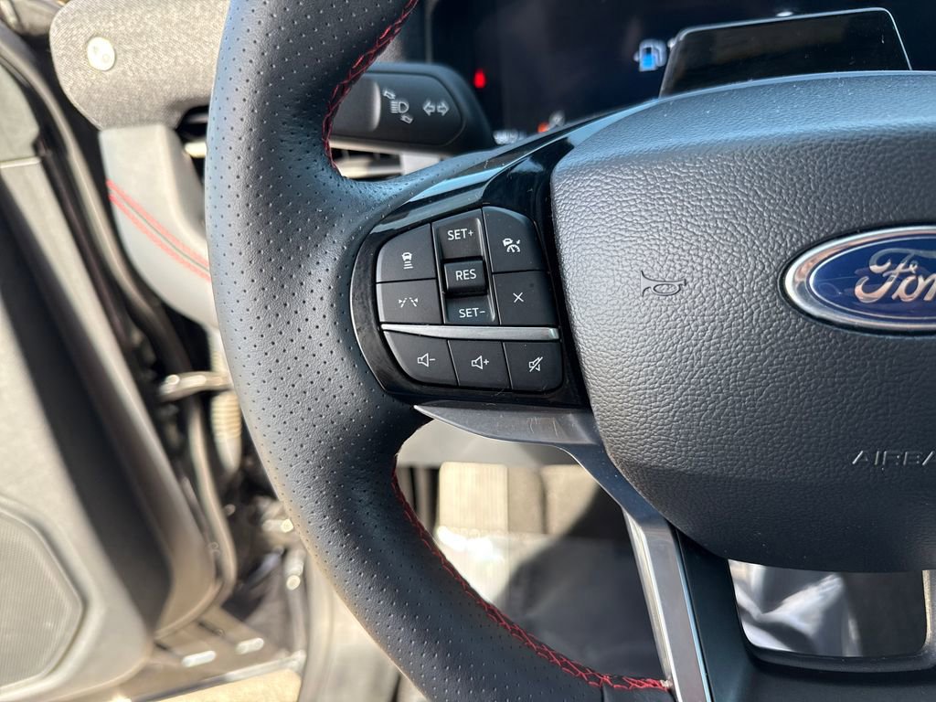 Certified 2025 Ford Explorer ST-Line image 15