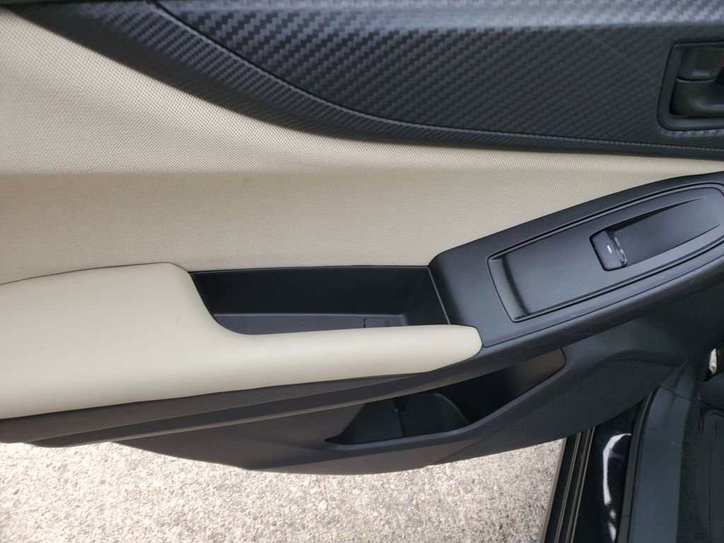 Used 2017 Subaru Impreza 2.0i Premium image 14