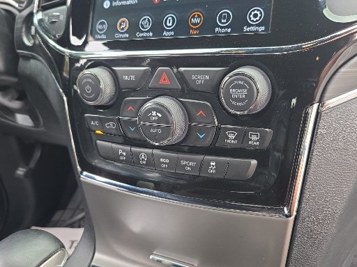 Used 2020 Jeep Grand Cherokee Limited RWD image 18