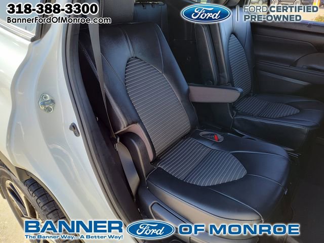 Used 2023 Toyota Highlander L image 26