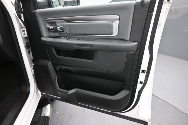 Used 2021 RAM 1500 Classic SLT AWD/4WD image 30