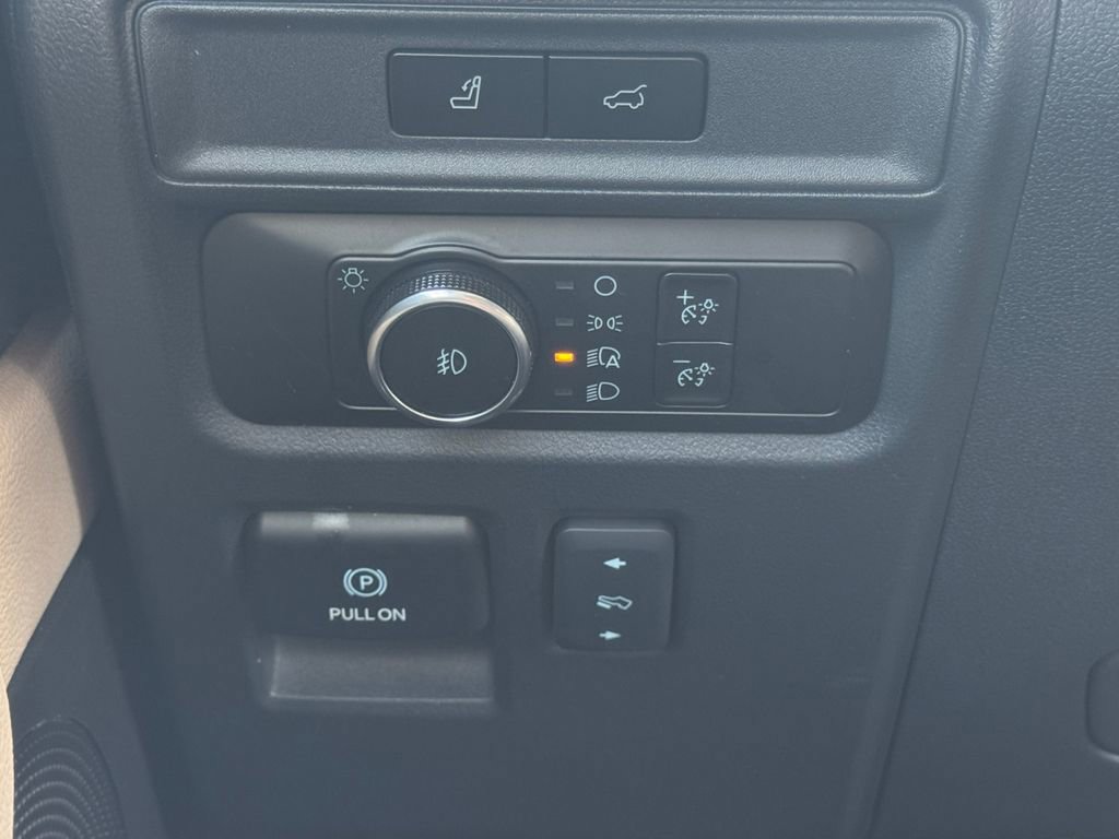 Certified 2024 Ford Expedition Limited image 23