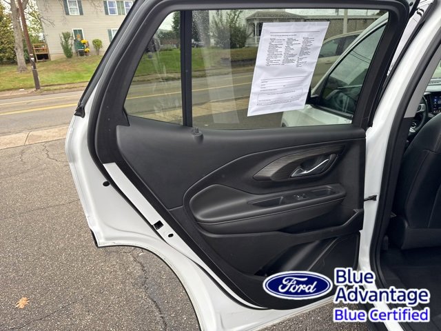 Used 2023 GMC Terrain SLT image 34