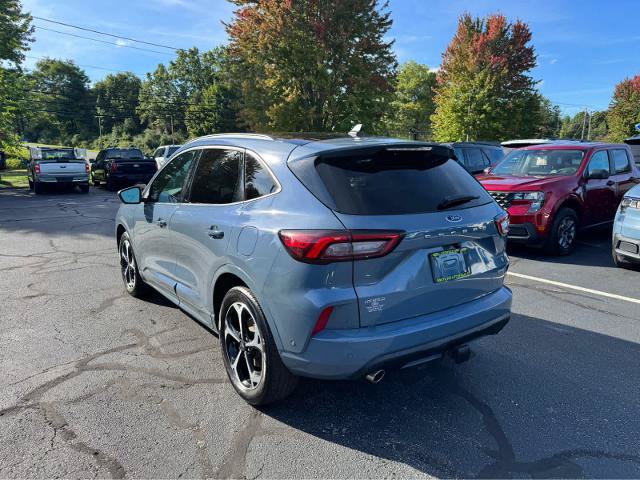 Certified 2023 Ford Escape ST-Line Elite w/ Premium Technology Package AWD/4WD image 3