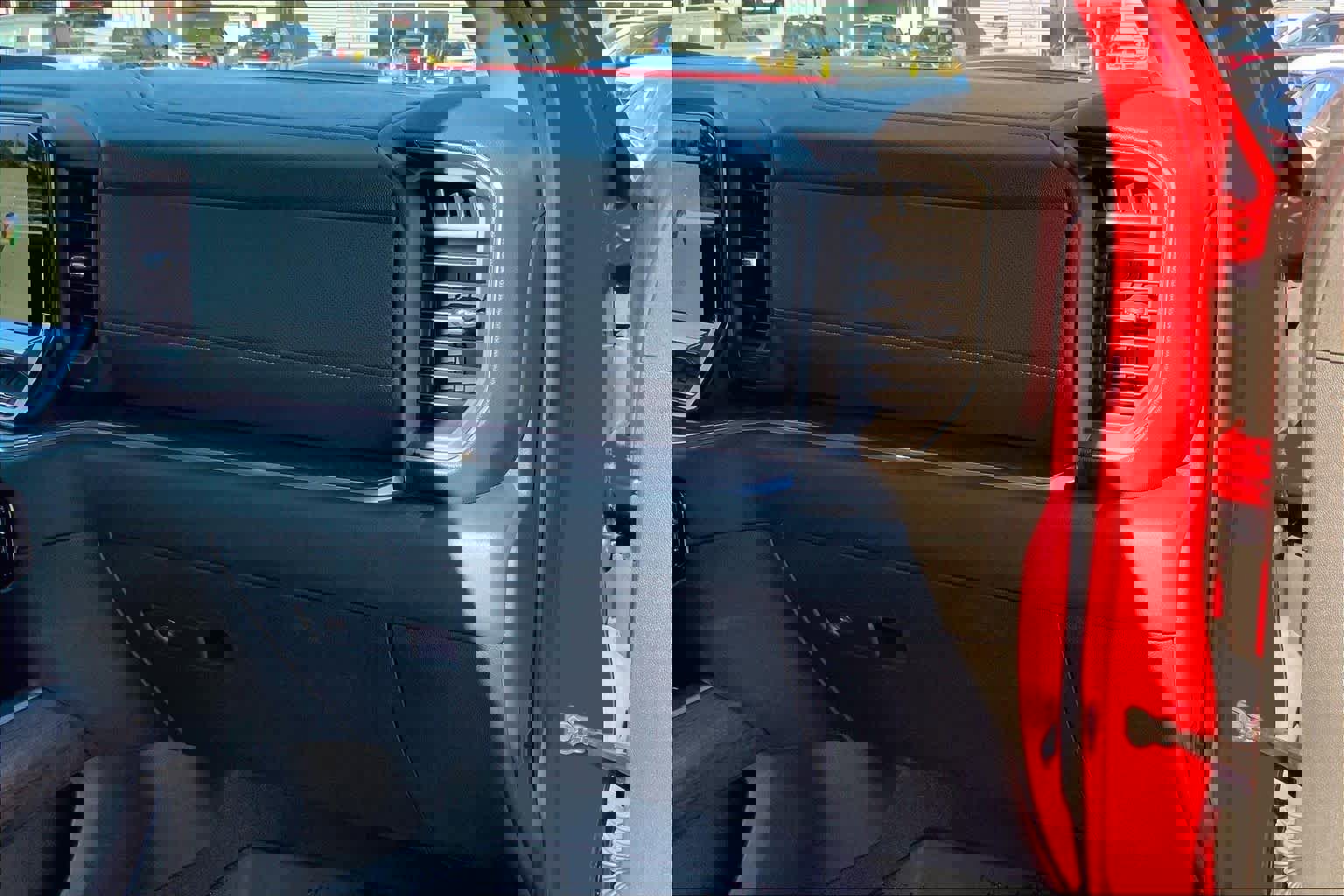 Used 2024 Chevrolet Silverado 2500 LTZ w/ LTZ Convenience Package image 18