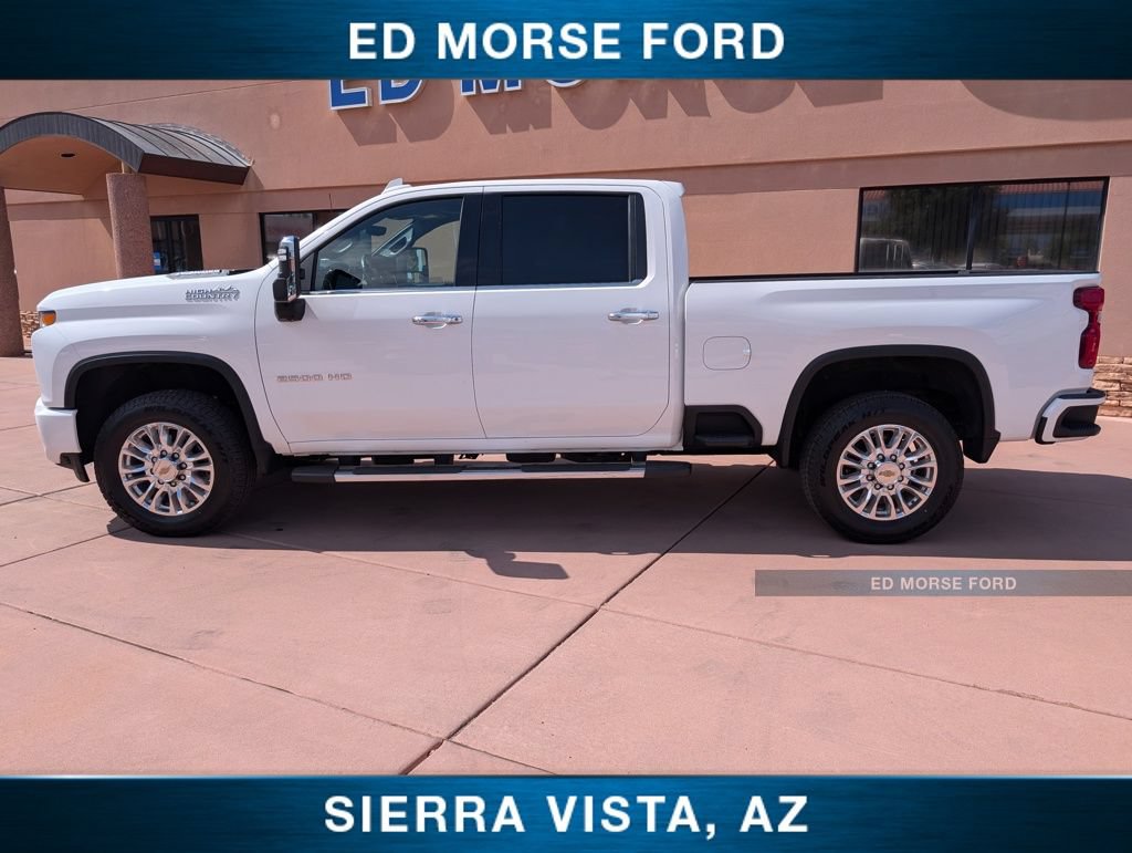 Used 2022 Chevrolet Silverado 2500 High Country w/ Technology Package AWD/4WD image 2