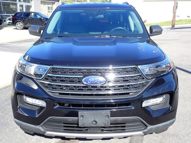 Certified 2022 Ford Explorer XLT w/ Equipment Group 202A image 8