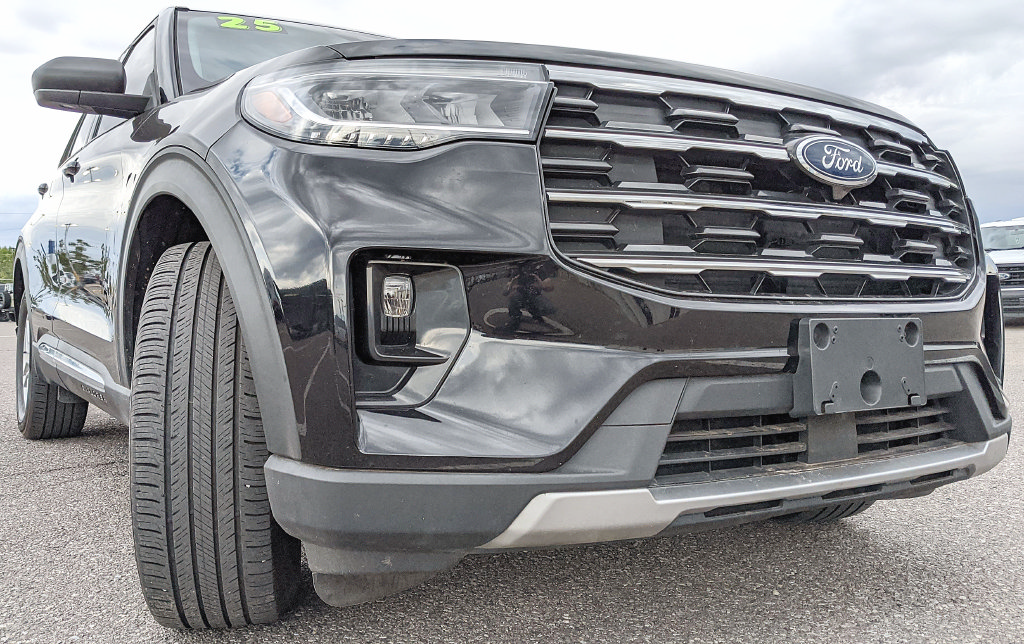 Certified 2025 Ford Explorer Active w/ Active Comfort Package RWD image 24