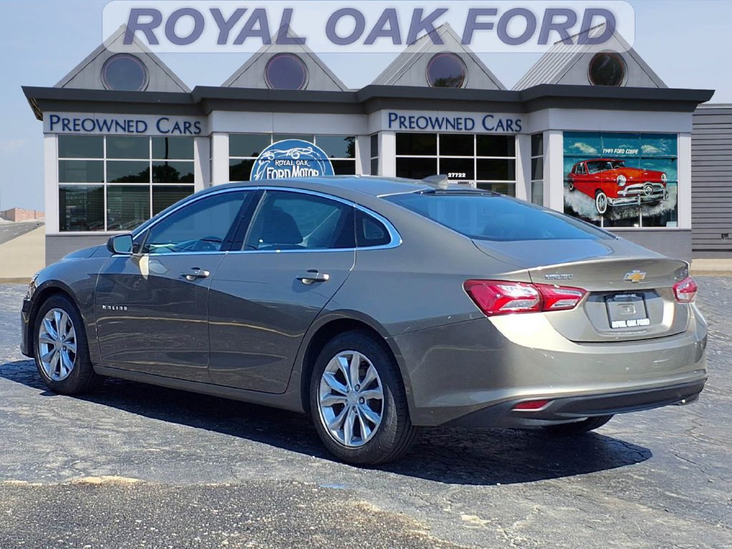 Used 2020 Chevrolet Malibu LT FWD image 2