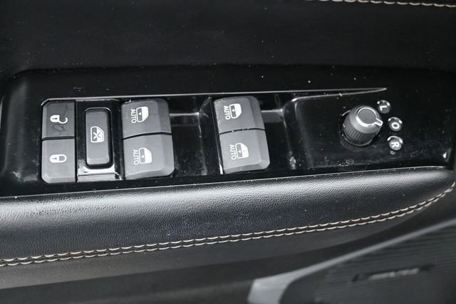 Used 2024 Jeep Wagoneer L Series II w/ Flexible Seating Group AWD/4WD image 7