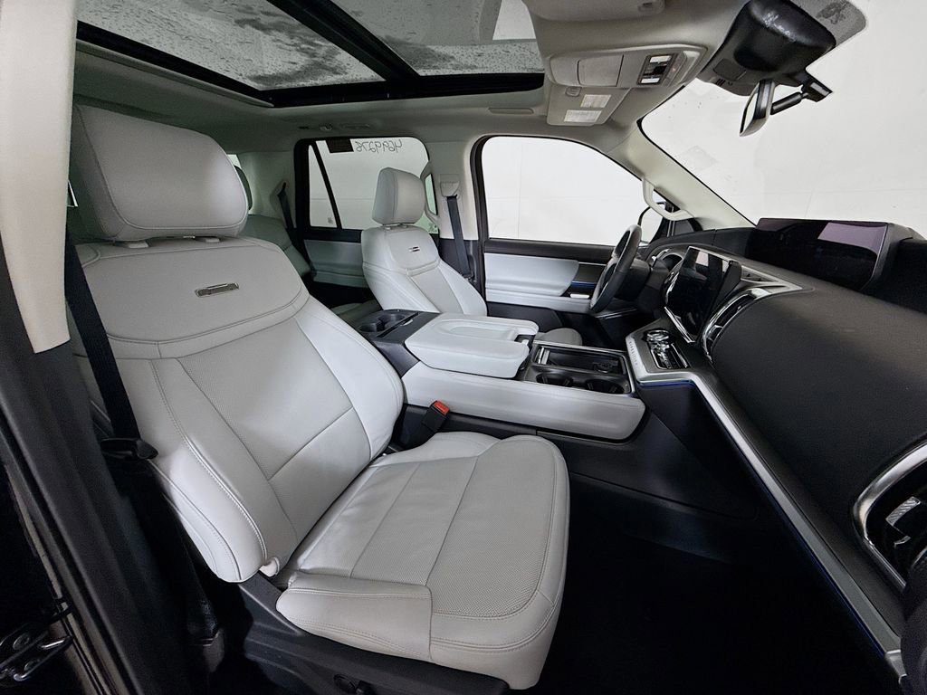 Certified 2025 Ford Expedition Max Platinum w/ Driver's Package image 31