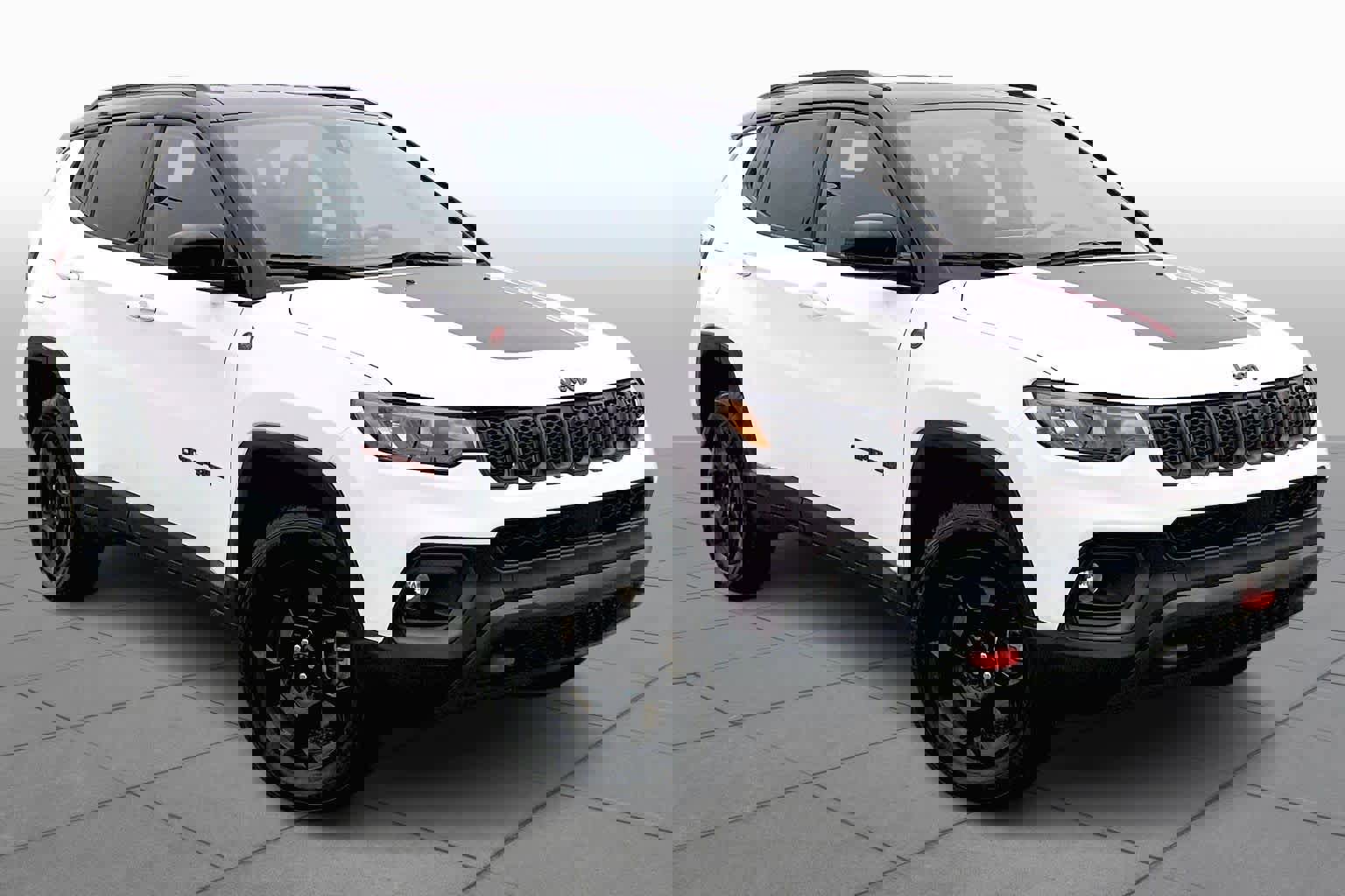 Used 2023 Jeep Compass Trailhawk image 2